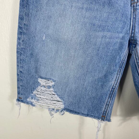 GRLFRND Distressed Quinn High Rise 90s Boyfriend Shorts in Santa Barbara - Picture 5 of 12
